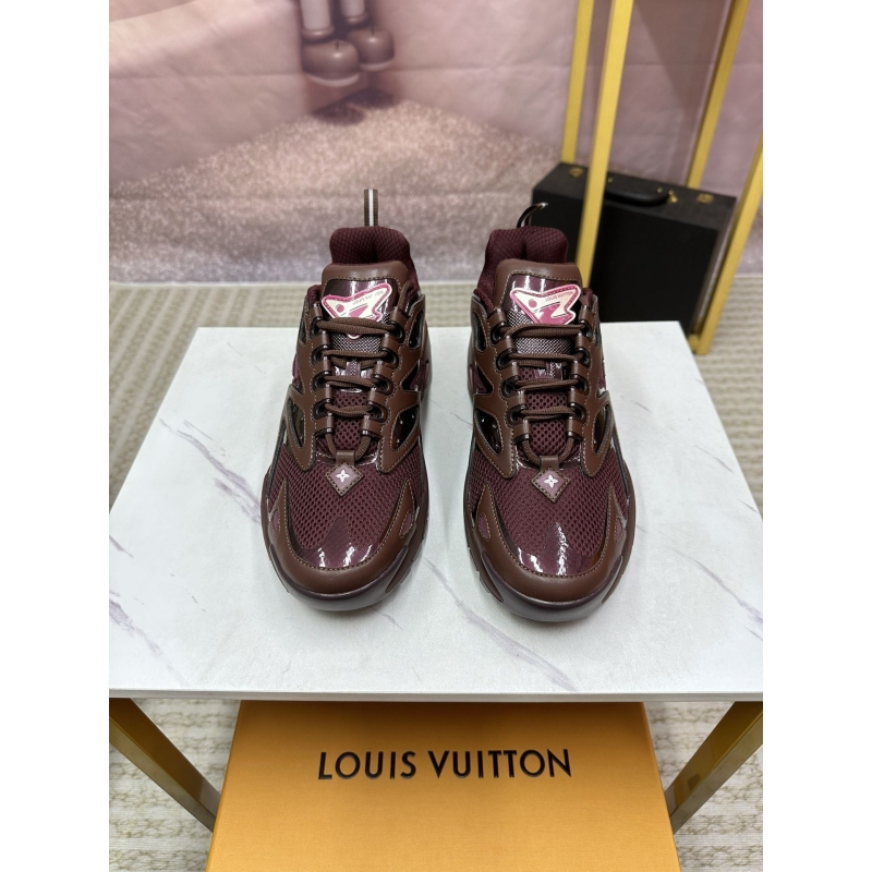l**is V*t*n sneakers